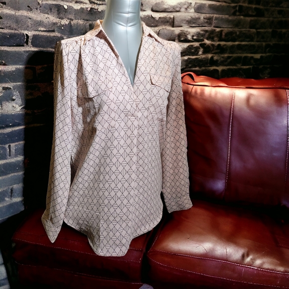 ANN TAYLOR | ✨ Black & White Geometric Patterned Blouse | NWOT ✨ size S - Picture 10 of 10